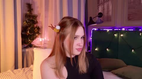 Lori online show from December 30, 10:45 pm