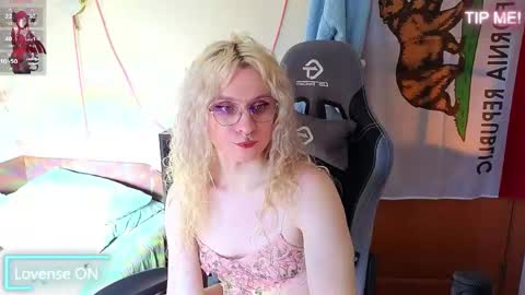 Lori -----------------------------------    online show from April 8, 1:44 pm