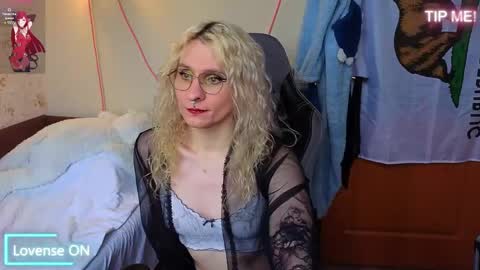 Lori -----------------------------------    online show from April 25, 1:14 pm