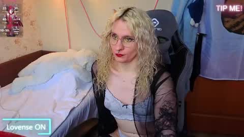 Lori -----------------------------------    online show from April 25, 1:52 pm