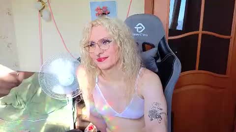 Snapshot of lori_myaf chatting on July 31, 1:54 pm Lori ----------------------------------- online show from July 31, 1:54 pm