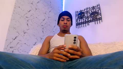 Lorian Vikel  online show from October 19, 10:10 pm