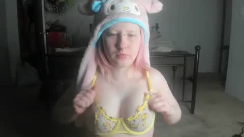 Lori Critter online show from March 4, 1:12 am