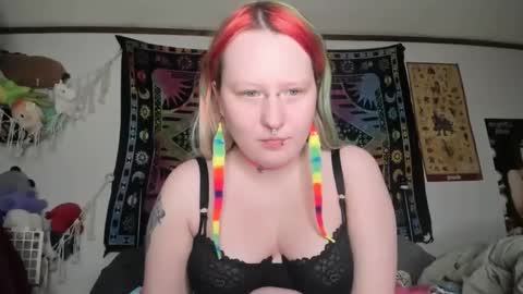 Lori Critter online show from January 18, 11:41 pm