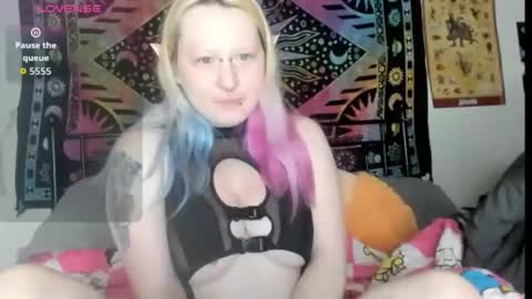 Lori Critter online show from April 13, 10:32 am