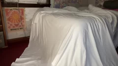 Snapshot of lorikane chatting on September 15, 12:10 am Lorelai Kane online show from September 15, 12:10 am