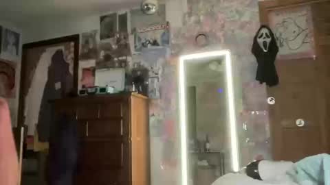 Snapshot of lorikane chatting on October 10, 11:48 pm Lorelai Kane online show from October 10, 11:48 pm