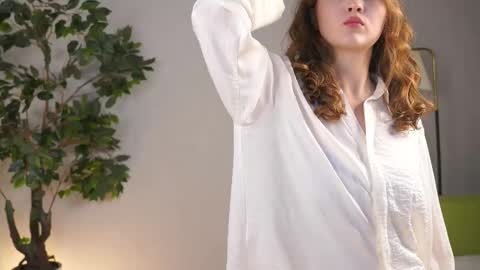 Snapshot of loritakufeldt chatting on December 3, 7:01 pm Lina online show from December 3, 7:01 pm