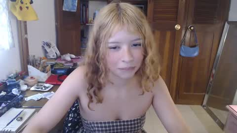 Snapshot of lostcausenef chatting on October 1, 4:46 pm nefisa nef online show from October 1, 4:46 pm