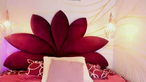 Lotti online show from February 12, 8:15 pm