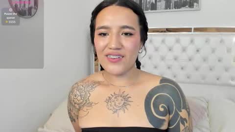 lottie_fox online show from January 10, 4:25 am