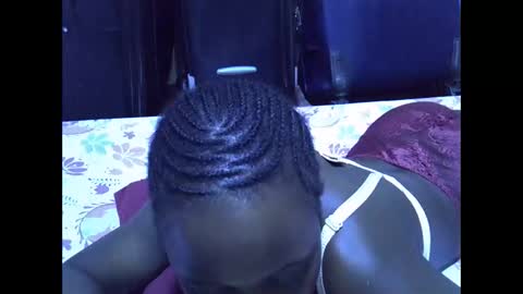 lotty_lavilla online show from October 15, 8:31 pm