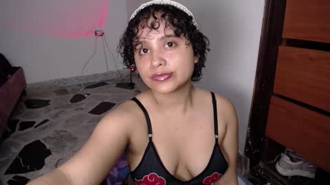 lou_cuteee online show from October 31, 2:12 am