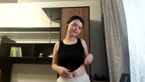 Esma online show from June 25, 9:14 am
