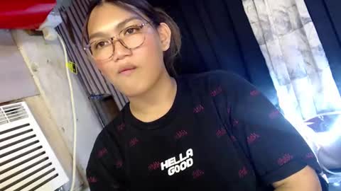 Snapshot of louheart chatting on December 19, 11:07 am Sweet   online show from December 19, 11:07 am