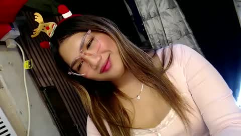 Snapshot of louheart chatting on December 29, 12:30 am Sweet   online show from December 29, 12:30 am