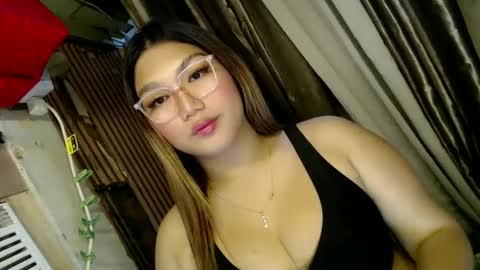 Snapshot of louheart chatting on February 9, 6:05 pm Sweet   online show from February 9, 6:05 pm