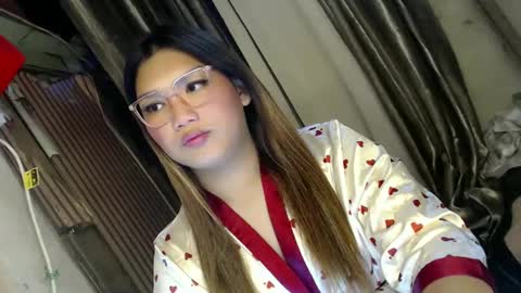 Snapshot of louheart chatting on March 11, 8:53 pm Sweet   online show from March 11, 8:53 pm