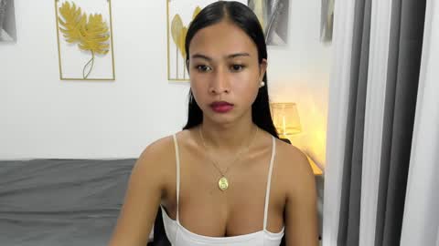 Snapshot of louie_cute_asian chatting on February 25, 2:58 am Kylie online show from February 25, 2:58 am