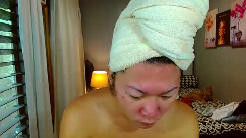 Snapshot of louie_sexy chatting on February 1, 3:41 am Cathy online show from February 1, 3:41 am