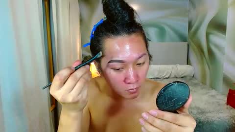 Snapshot of louie_sexy chatting on March 1, 7:08 am Cathy online show from March 1, 7:08 am