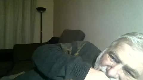 Snapshot of louis_chokdee chatting on December 14, 4:31 pm louis_chokdee online show from December 14, 4:31 pm