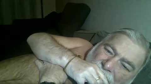 Snapshot of louis_chokdee chatting on December 21, 5:51 pm louis_chokdee online show from December 21, 5:51 pm