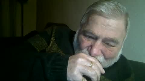 Snapshot of louis_chokdee chatting on December 22, 4:06 pm louis_chokdee online show from December 22, 4:06 pm