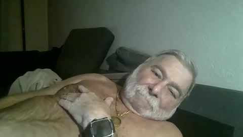 Snapshot of louis_chokdee chatting on January 6, 6:41 pm louis_chokdee online show from January 6, 6:41 pm