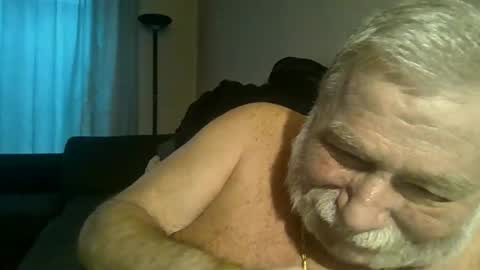 Snapshot of louis_chokdee chatting on February 24, 4:58 pm louis_chokdee online show from February 24, 4:58 pm