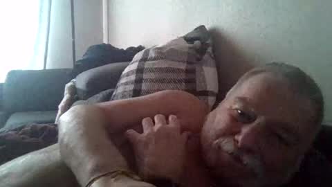 Snapshot of louis_chokdee chatting on February 27, 4:32 pm louis_chokdee online show from February 27, 4:32 pm