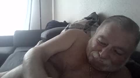 Snapshot of louis_chokdee chatting on February 28, 4:31 pm louis_chokdee online show from February 28, 4:31 pm