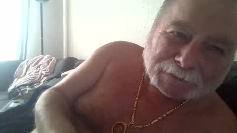 Snapshot of louis_chokdee chatting on September 21, 4:08 pm louis_chokdee online show from September 21, 4:08 pm