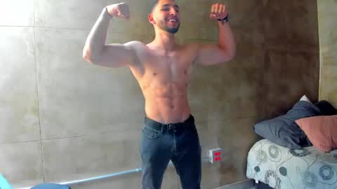 Snapshot of louis_connor chatting on March 3, 7:17 pm Louis online show from March 3, 7:17 pm