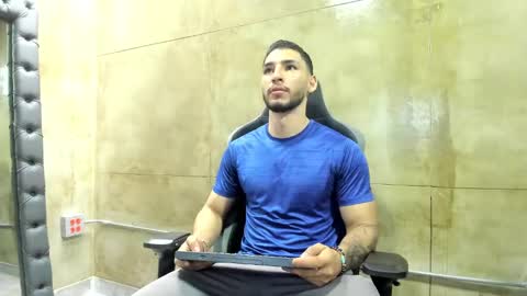 Snapshot of louis_connor chatting on March 4, 7:11 pm Louis online show from March 4, 7:11 pm