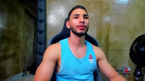 Snapshot of louis_connor chatting on March 6, 11:20 pm Louis online show from March 6, 11:20 pm