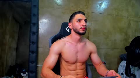 Snapshot of louis_connor chatting on March 9, 1:35 am Louis online show from March 9, 1:35 am