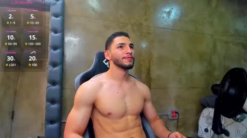 Snapshot of louis_connor chatting on March 9, 7:26 pm Louis online show from March 9, 7:26 pm