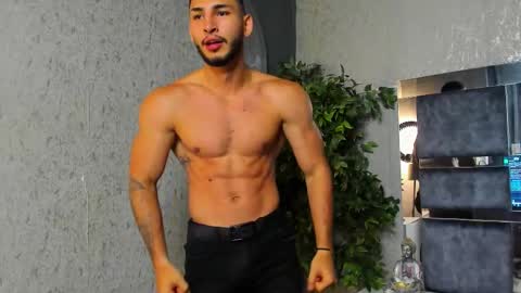 Snapshot of louis_connor chatting on October 2, 7:43 pm Louis online show from October 2, 7:43 pm