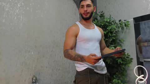 Snapshot of louis_connor chatting on November 8, 12:33 am Louis online show from November 8, 12:33 am