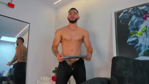 Louis online show from April 28, 2:44 pm