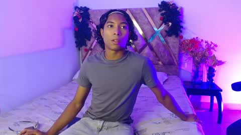 Louis Valdz online show from January 4, 8:05 pm