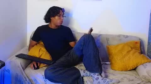 Louis Valdz online show from January 20, 4:01 pm