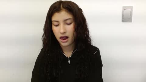 Snapshot of louis_k chatting on February 18, 11:22 am Louis K online show from February 18, 11:22 am