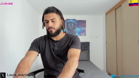 Snapshot of louis_marley_ chatting on December 9, 4:05 pm louis_marley_ online show from December 9, 4:05 pm