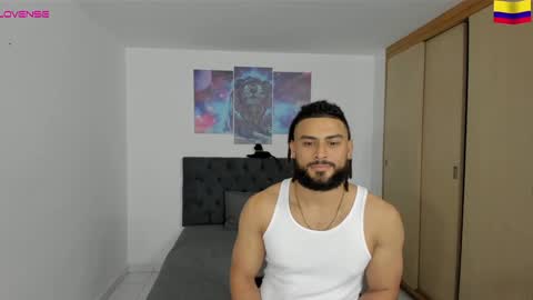 Snapshot of louis_marley_ chatting on December 15, 11:09 pm louis_marley_ online show from December 15, 11:09 pm