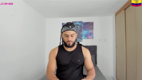 Snapshot of louis_marley_ chatting on December 23, 6:48 pm louis_marley_ online show from December 23, 6:48 pm