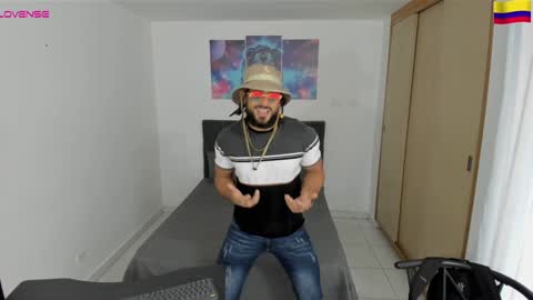 Snapshot of louis_marley_ chatting on December 30, 10:01 pm louis_marley_ online show from December 30, 10:01 pm