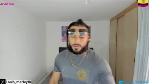 Snapshot of louis_marley_ chatting on January 1, 10:24 pm louis_marley_ online show from January 1, 10:24 pm