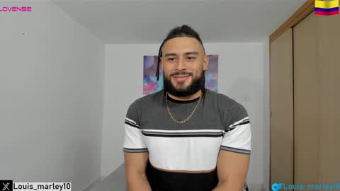 Snapshot of louis_marley_ chatting on January 9, 2:01 am louis_marley_ online show from January 9, 2:01 am